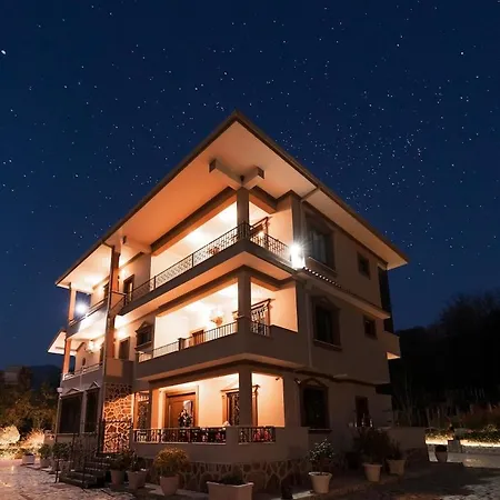 Villa The Resident